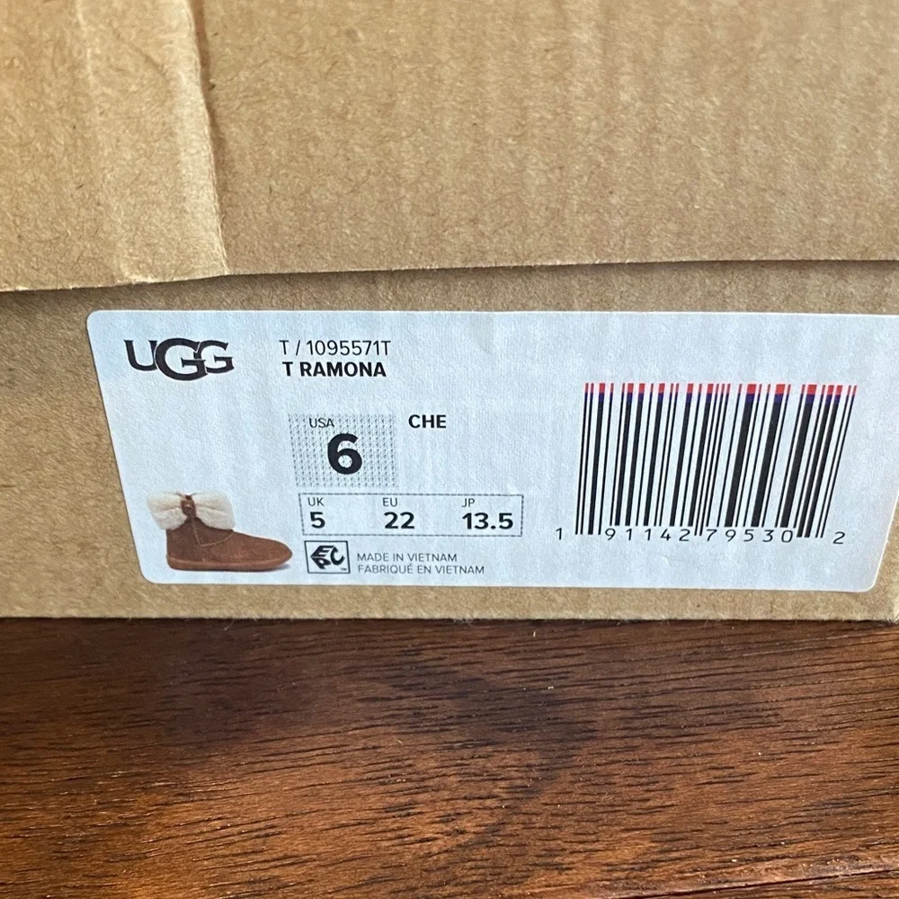 UGG Kids Boots in Tan and Cream